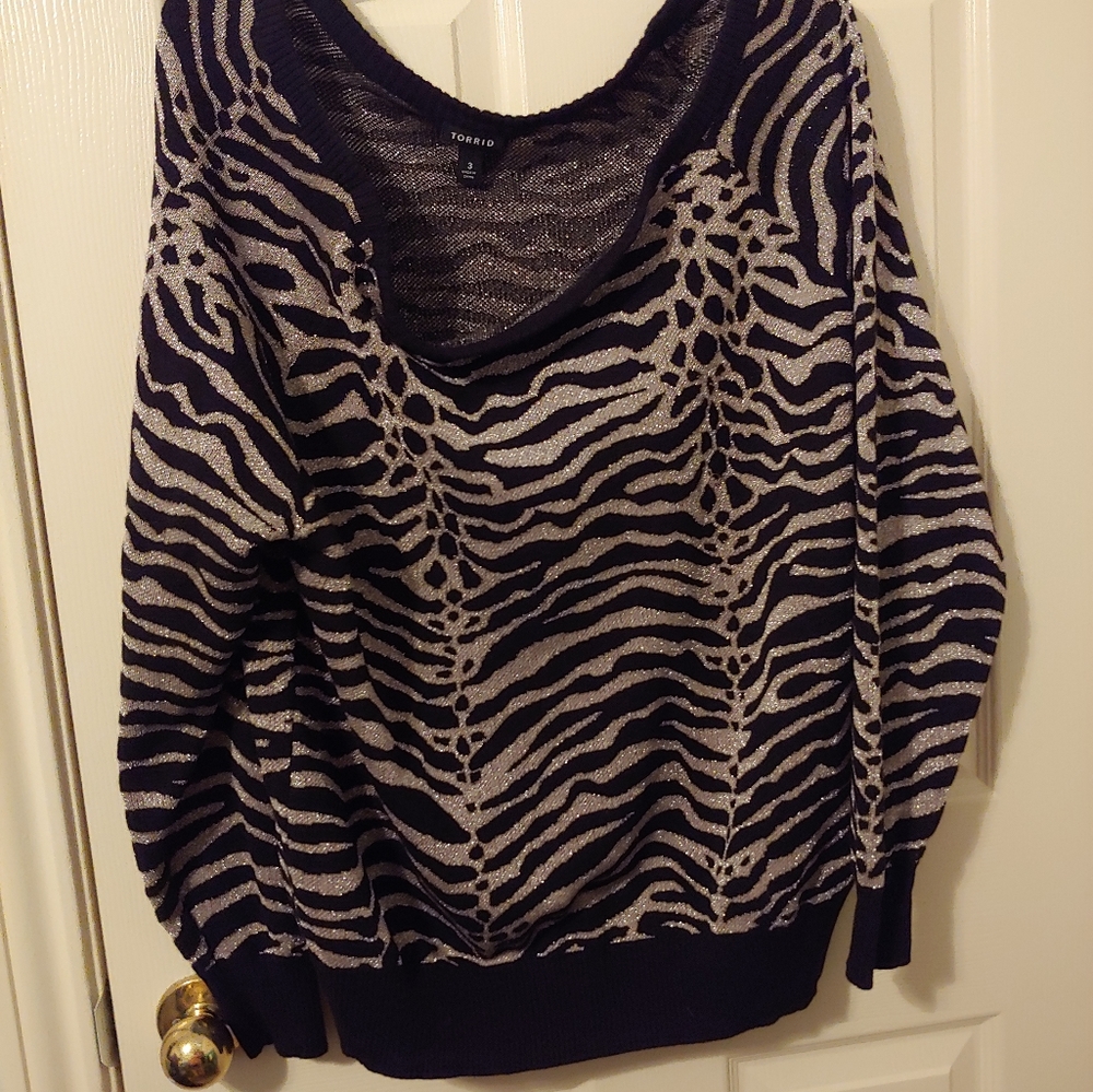 Black & gold sweater off the shoulder